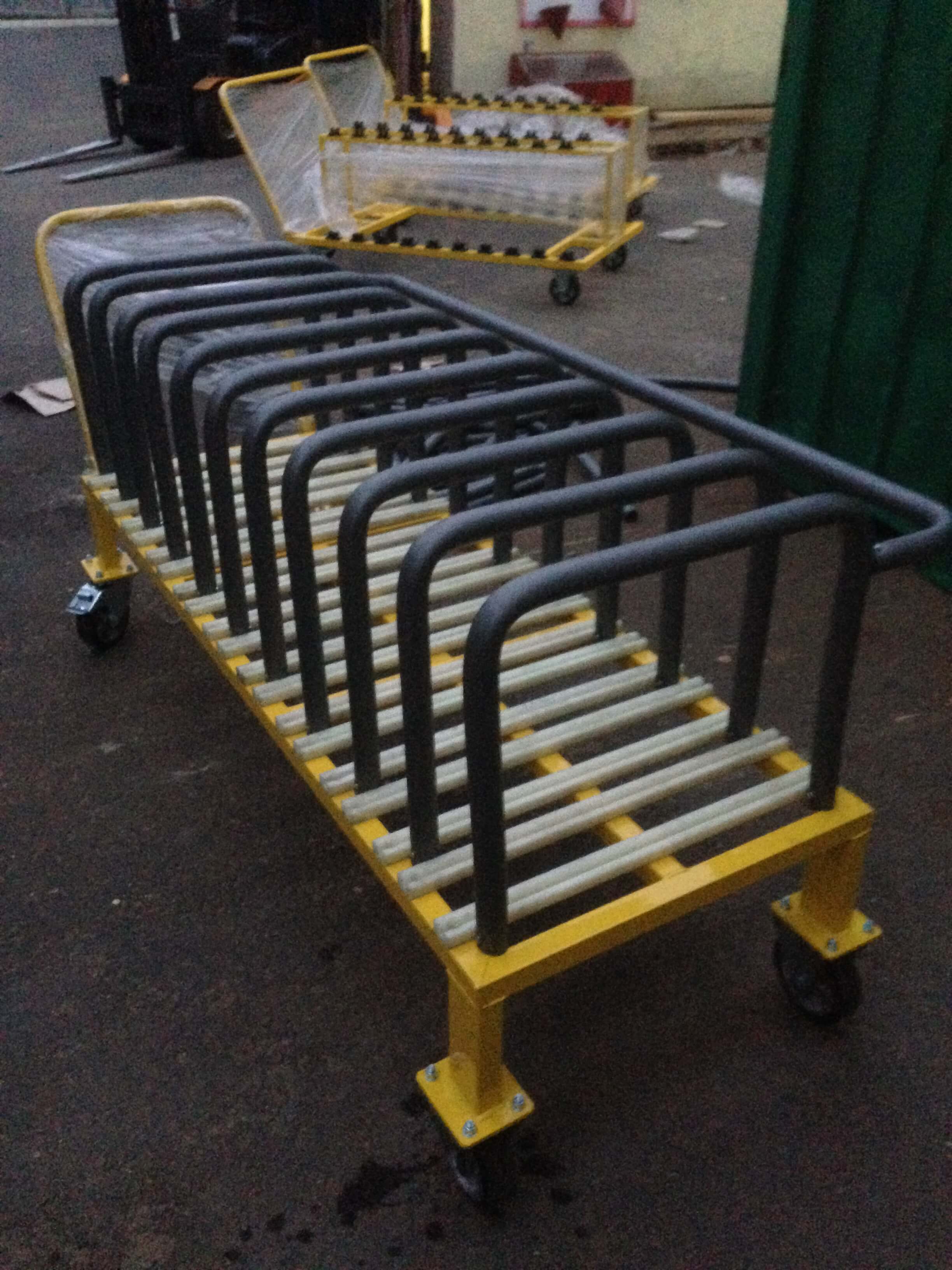 Телеги для транспортировки запчастей Lada