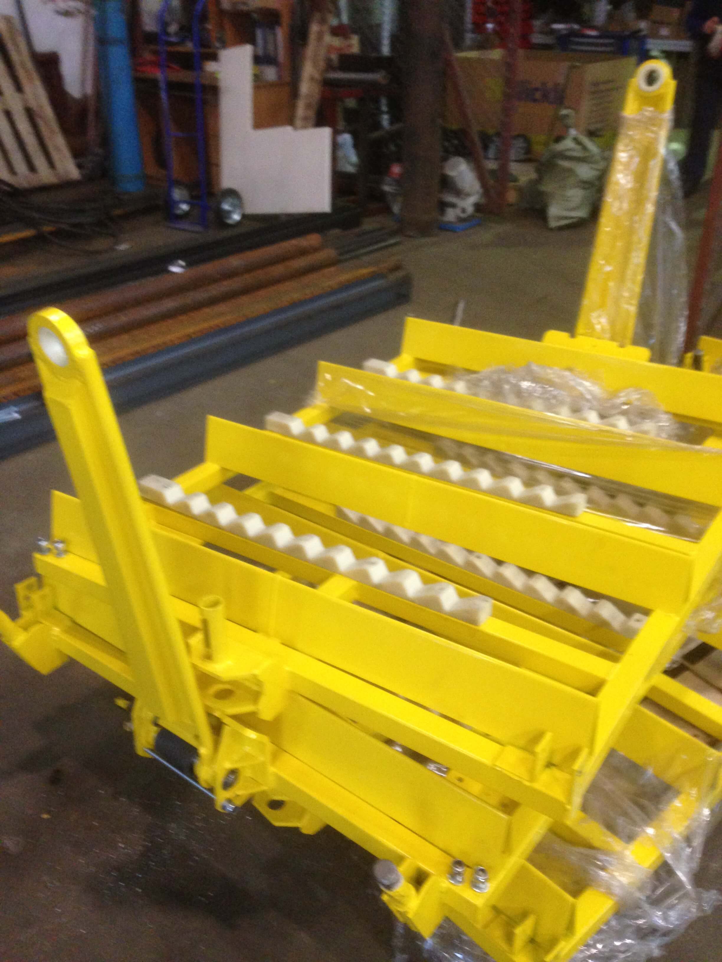 Телеги для транспортировки запчастей Lada